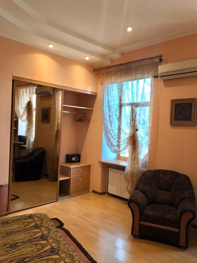 Mini-Hotel In The Very Heart Of Odessa Exteriér fotografie